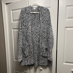 Boutique brand Net 153 black and white popcorn cardigan nwot 1xl / 2xl